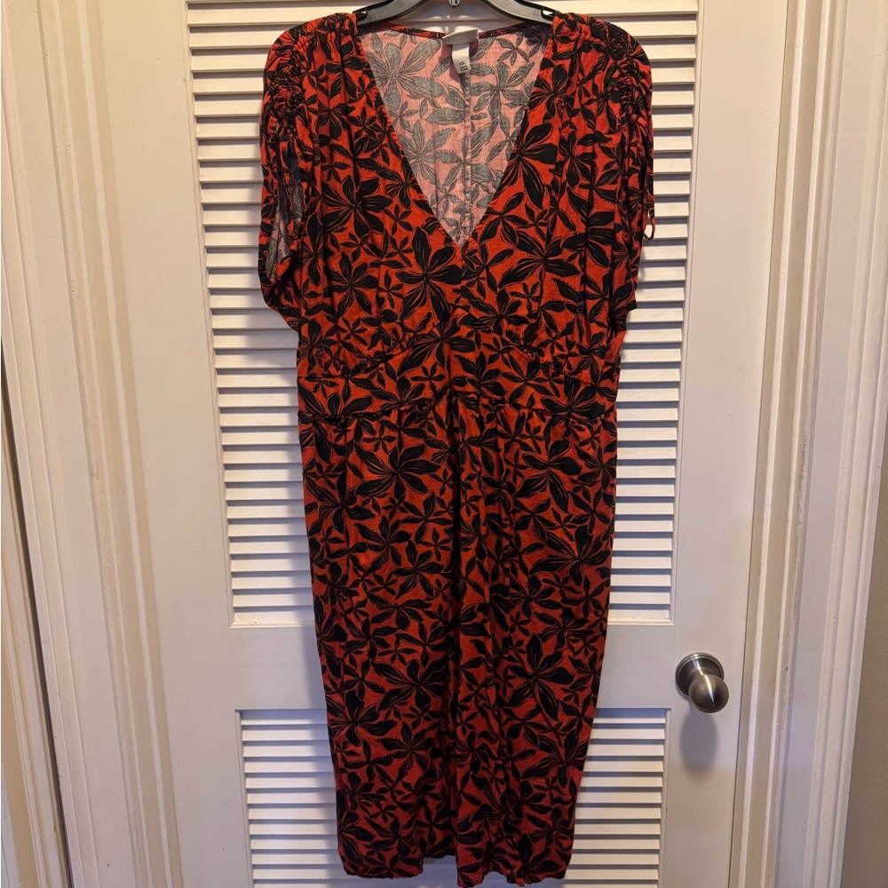 Ava & Viv Black and Red Leaf Print Midi Dress